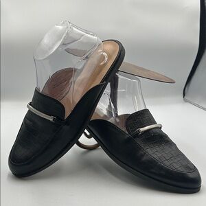Black size 7 1/2 mules good condition